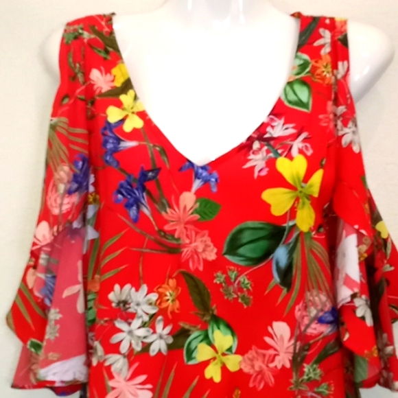 Karen Kane Floral Cold Shouldered Blouse - Picture 4 of 16